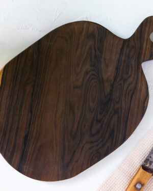 Tabla con asa de ciricote 30 cm.