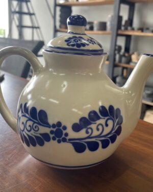 Tetera de cerámica tradicional