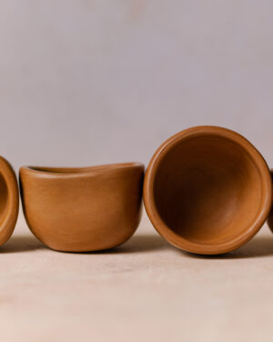 Ramekin ovalado de barro bruñido