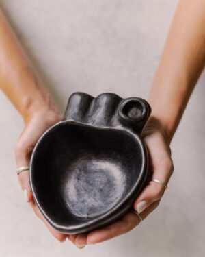 Corazón grande de barro bruñido