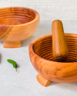 Molcajete de madera de guamúchil