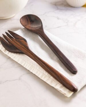 Juego de cuchara y tenedor de madera.