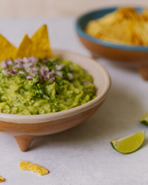 Molcajete de barro bruñido color