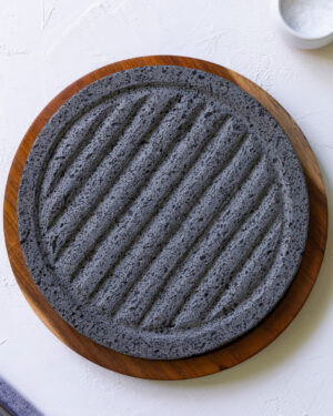 Plato grill de piedra volcánica 25 cm con base.