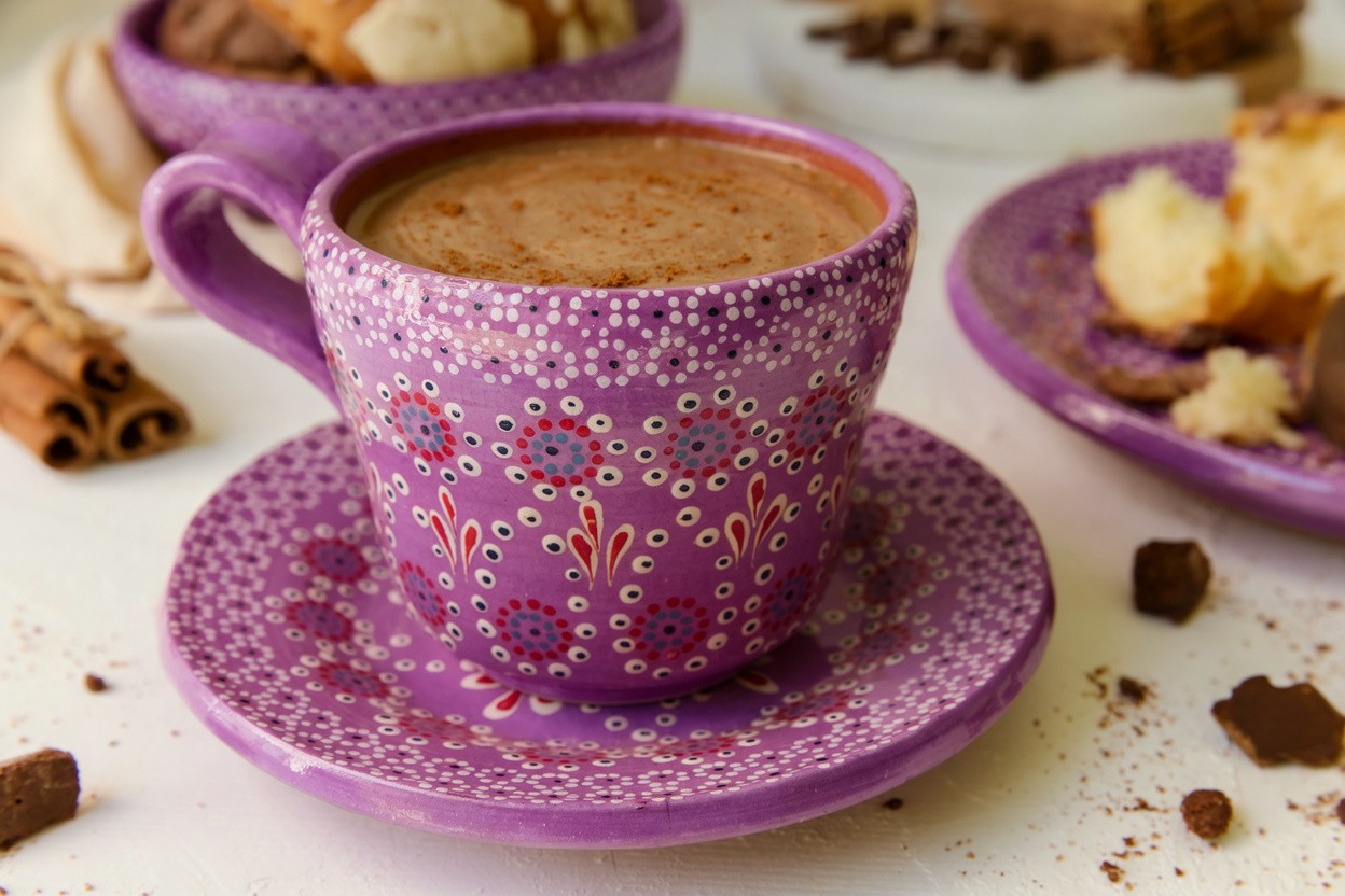 Juego de taza y plato de barro capuleado - Image 5