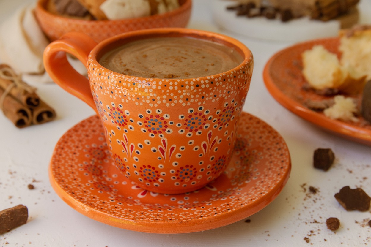 Juego de taza y plato de barro capuleado - Image 7