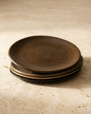 Plato comal de barro bruñido
