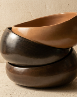 Ensaladera de barro bruñido